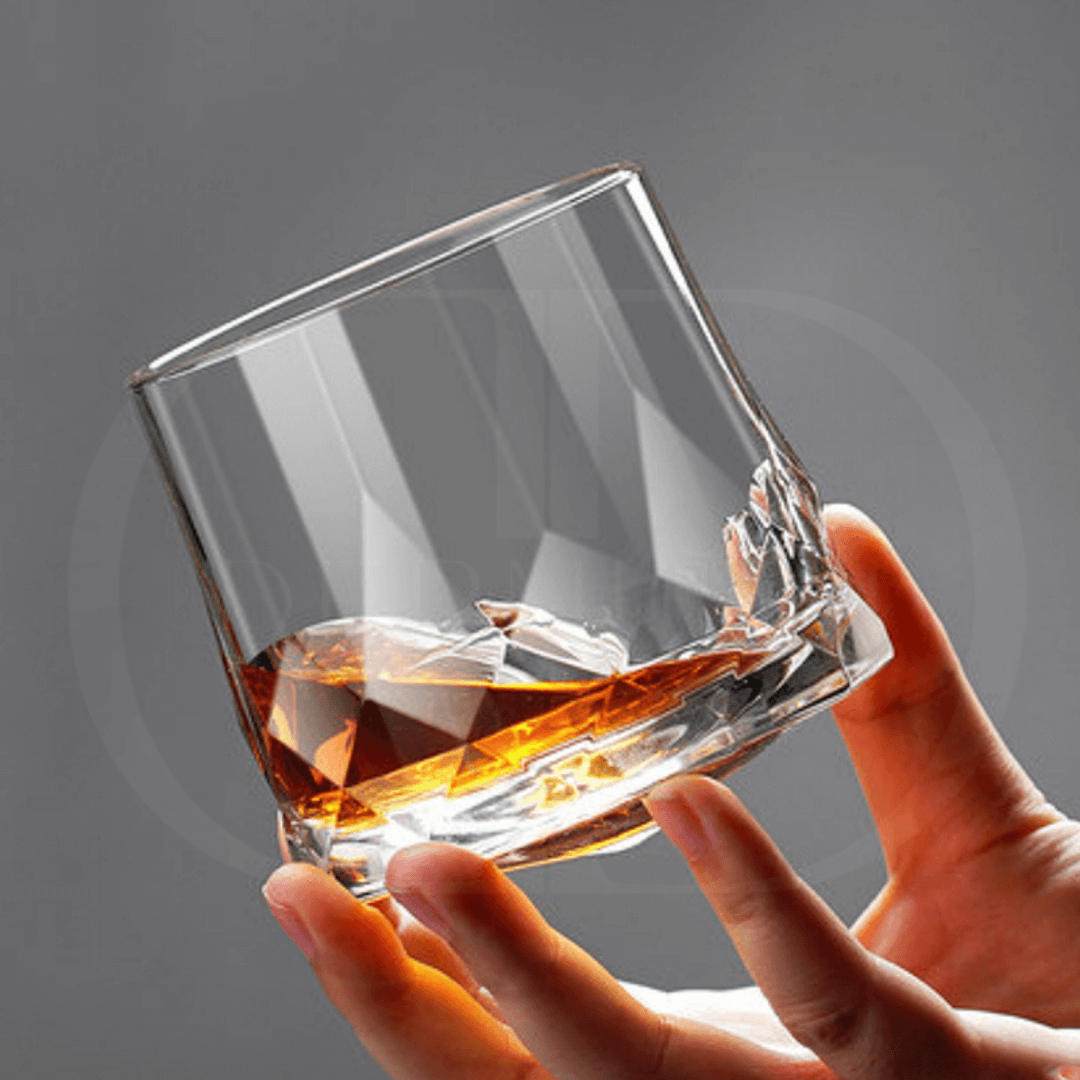 Copos Giratórios de Vidro para Whisky – Design Clássico com Efeito Spinning