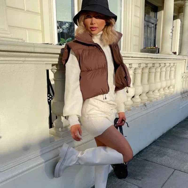 Colete Feminino Acolchoado sem Mangas Gola Alta em Algodão