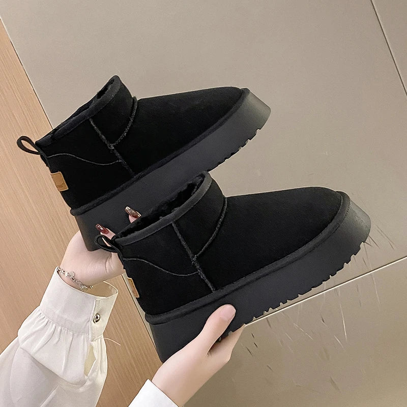 Bota Feminina Curta Acolchoada Plataforma Confortável - (Promoção de Inverno 2026)