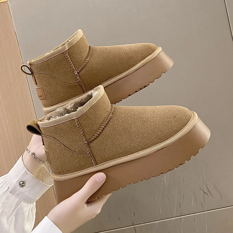 Bota Feminina Curta Acolchoada Plataforma Confortável - (Promoção de Inverno 2026)