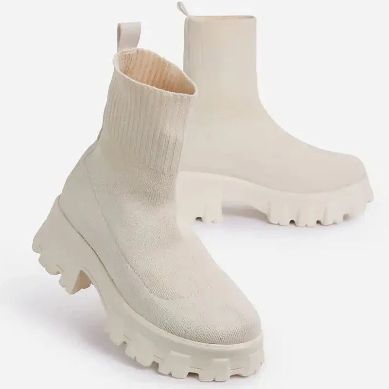Bota Feminina com Plataforma Cano Curto (Promoção de Inverno 2026)