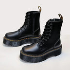 Bota Feminina de Cano Curto com Cadarço